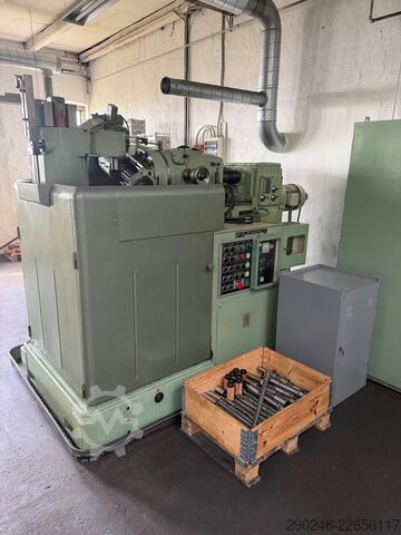 Zahnrad-Abwälzfräsmaschine TOS Čelákovice OFP 32