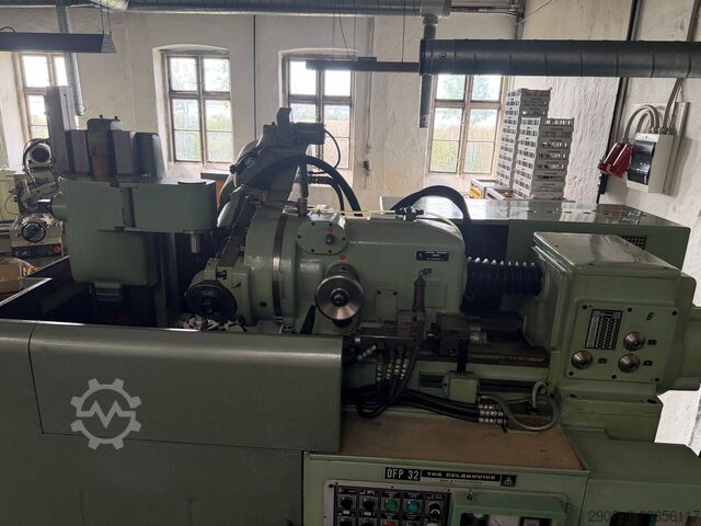 Zahnrad-Abwälzfräsmaschine TOS Čelákovice OFP 32