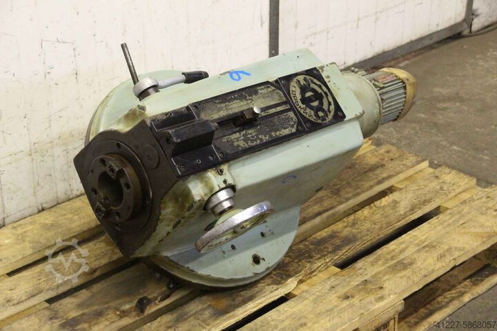 Universal milling head Stankoimport 6P/2