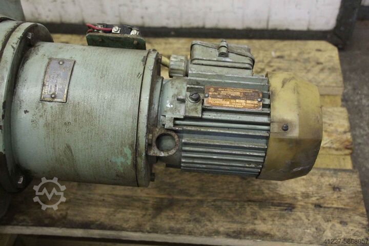 Universal milling head Stankoimport 6P/2