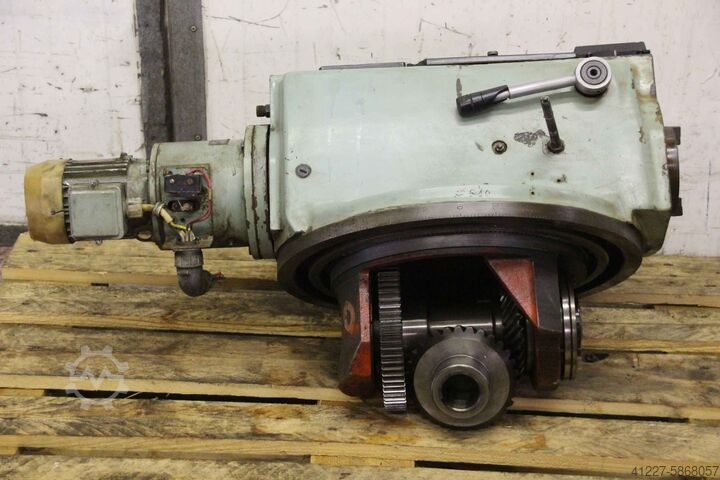 Universal milling head Stankoimport 6P/2