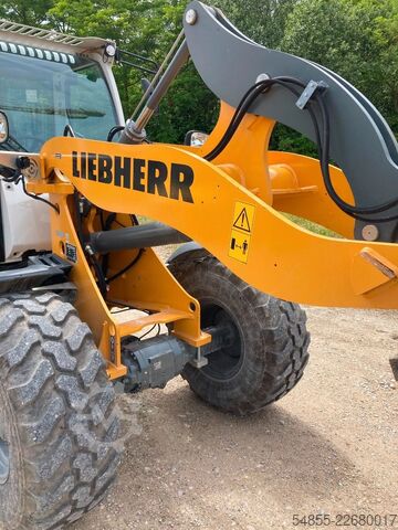 Radlader LIEBHERR L506 Compact