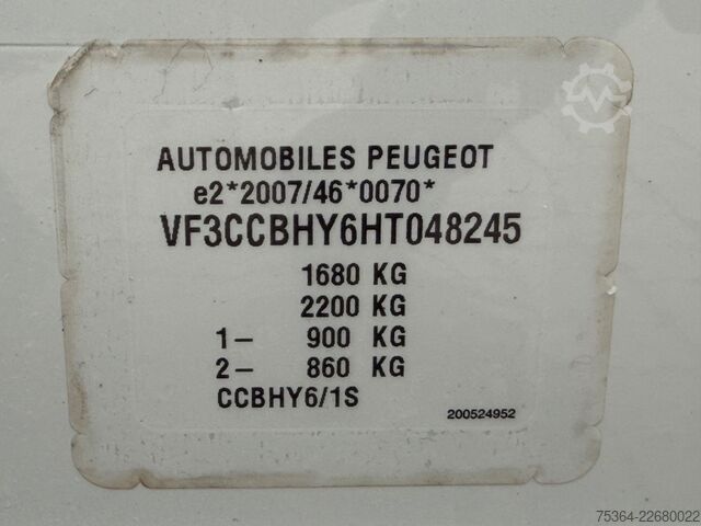 Van PEUGEOT 208 1.6 Active BlueHDi 100 STOP & START
