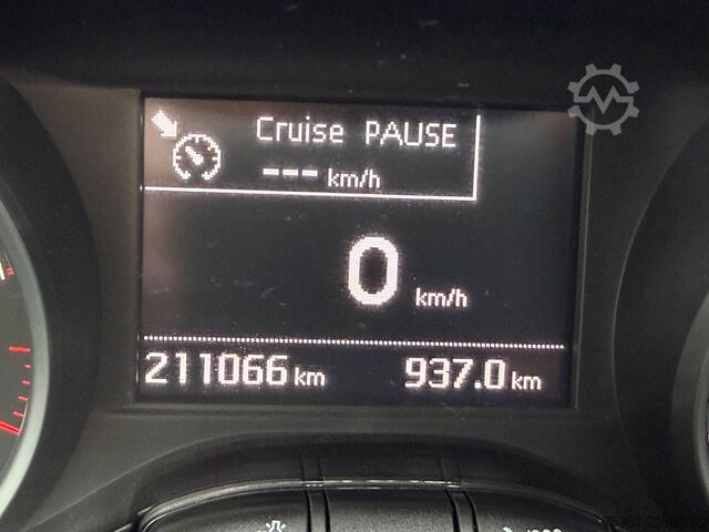 Van PEUGEOT 208 1.6 Active BlueHDi 100 STOP & START