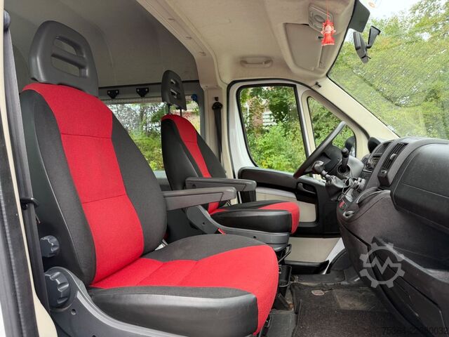 Kleinbus FIAT Ducato 2.3 Multijet Maxi 5 Sitze Rollstullift