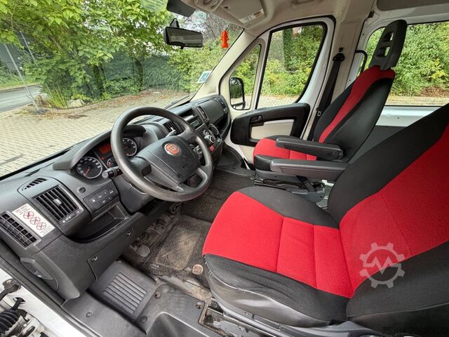 Kleinbus FIAT Ducato 2.3 Multijet Maxi 5 Sitze Rollstullift