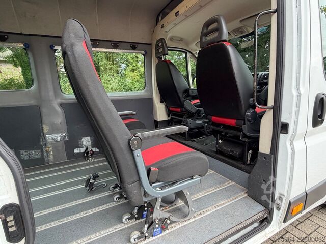Kleinbus FIAT Ducato 2.3 Multijet Maxi 5 Sitze Rollstullift