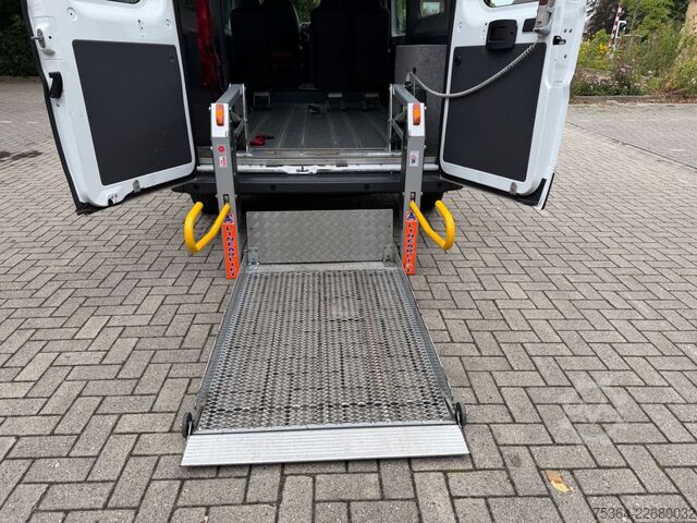 Kleinbus FIAT Ducato 2.3 Multijet Maxi 5 Sitze Rollstullift