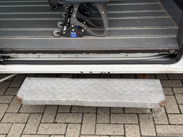 Kleinbus FIAT Ducato 2.3 Multijet Maxi 5 Sitze Rollstullift