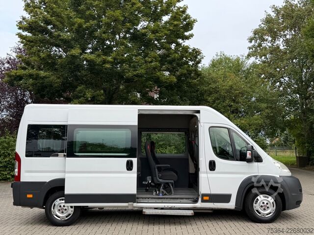 Kleinbus FIAT Ducato 2.3 Multijet Maxi 5 Sitze Rollstullift