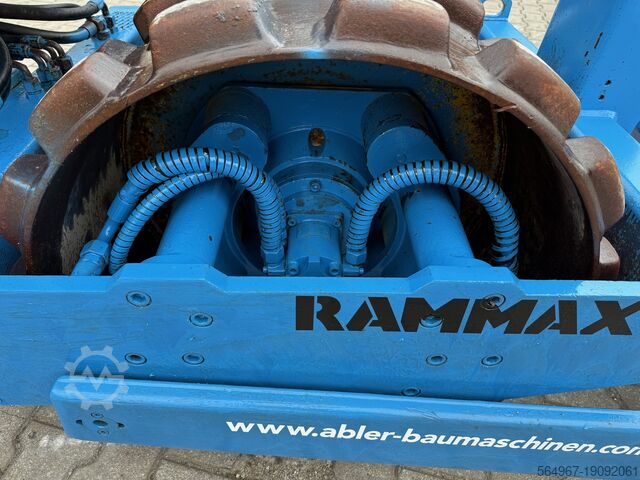 Walzenzug RAMMAX RW1800 SPT Erdbauwalze mit Schild