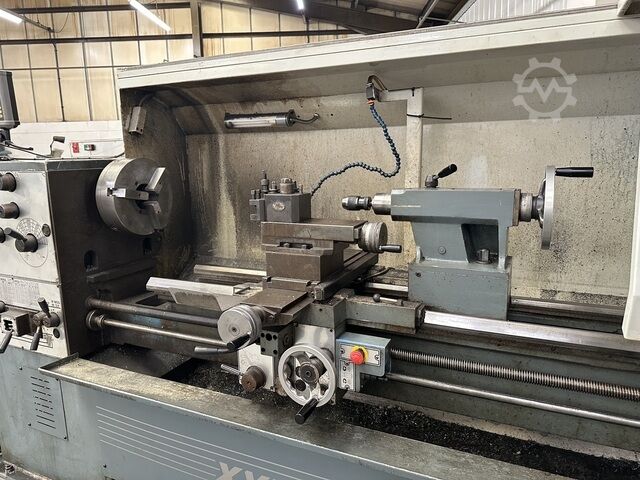 Spitzen-Drehmaschine mit Spaltbett XYZ Machine Tools 2400