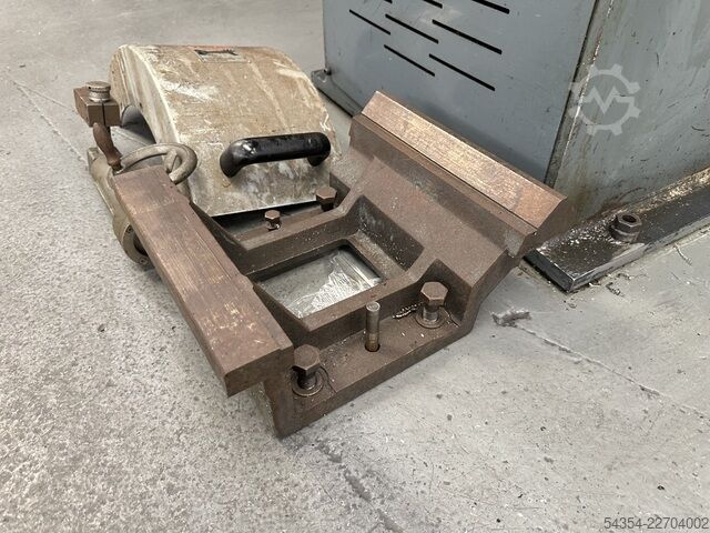 Spitzen-Drehmaschine mit Spaltbett XYZ Machine Tools 2400
