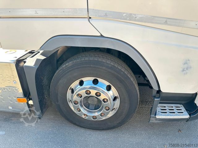 Swap body truck VOLVO FH420 4x2 BDF ADR FL/AT Euro5EEV AHK Klima