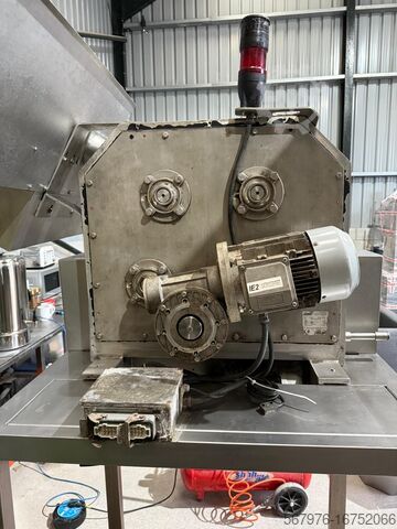 Getränkeherstellung Zumex Food Engineering Z450 Juice Extraction and Filter System