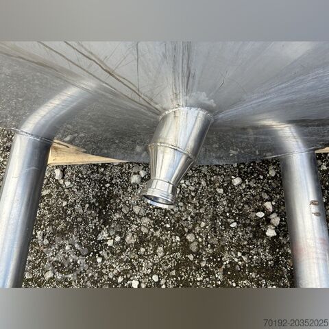 6700 liter vertical mixing tank made of V2A with propeller agitator. S17377