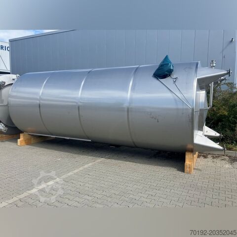 30,000 liter vertical storage tank made of V4A with side-mounted propeller agitator. S17306