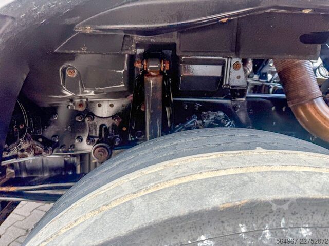 Standard tractor unit MERCEDES-BENZ Actros 3351 MP3 V8 Kipphydr.