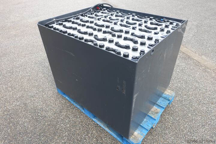 Gabelstaplerbatterie IBV Staplerbatterie Solar Gabelstapler 80v 5PzS700 98% Baujahr 2021