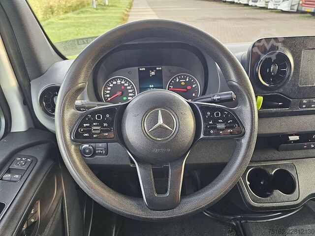 High-roof van MERCEDES-BENZ SPRINTER 314 L2H2 Automaat 3.5t