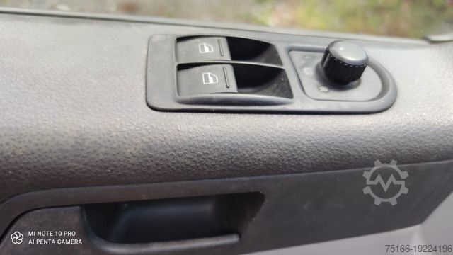 Kühltransporter VOLKSWAGEN T5 Kühlkoffer 2,92 m TK V 200 MAX. 3-Sitzer