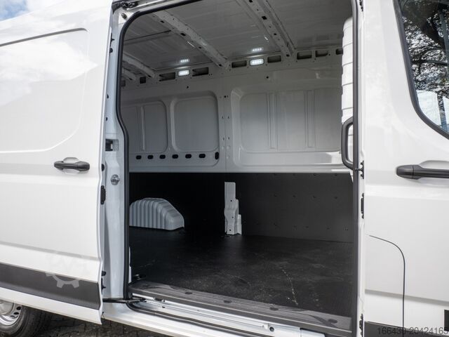 High top van Maxus DELIVER 9