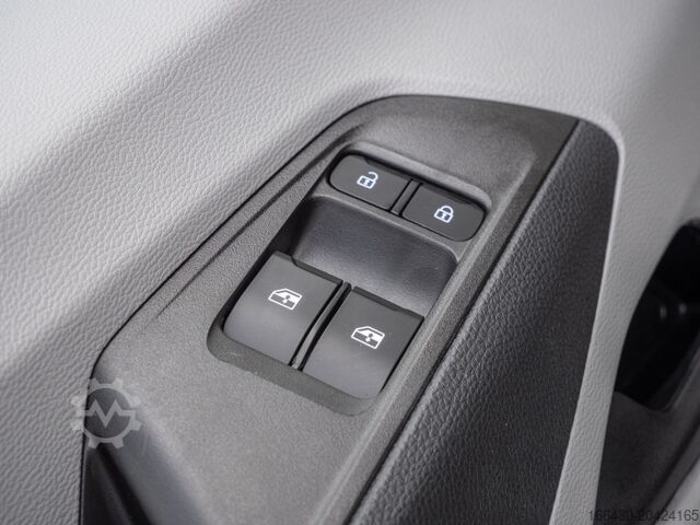 High top van Maxus DELIVER 9