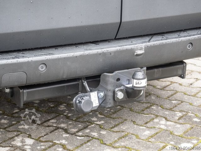 High top van Maxus DELIVER 9