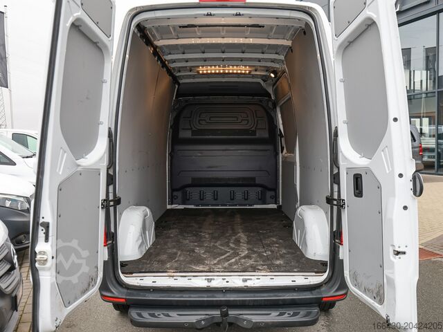 High top van Mercedes-Benz Sprinter 315 CDI Kasten L2H2 AHK Stdhz. Navi