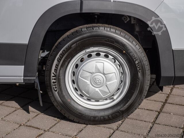 High top van Maxus DELIVER 9