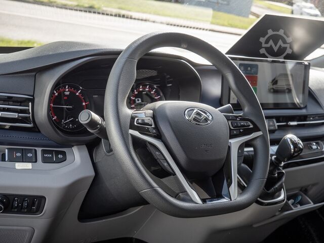 High top van Maxus DELIVER 9