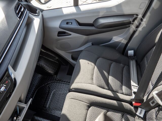 High top van Maxus DELIVER 9