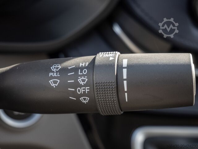 High top van Maxus DELIVER 9