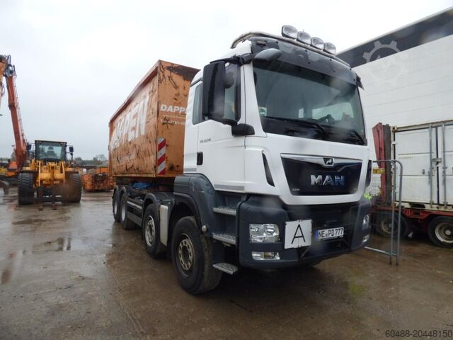 Abrollkipper (amtl. KZ: NE-PD 777) MAN TGS 35.510