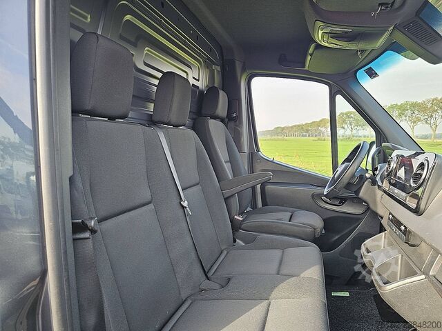 High-roof van MERCEDES-BENZ SPRINTER 317 L2H2 Mbux10 LED
