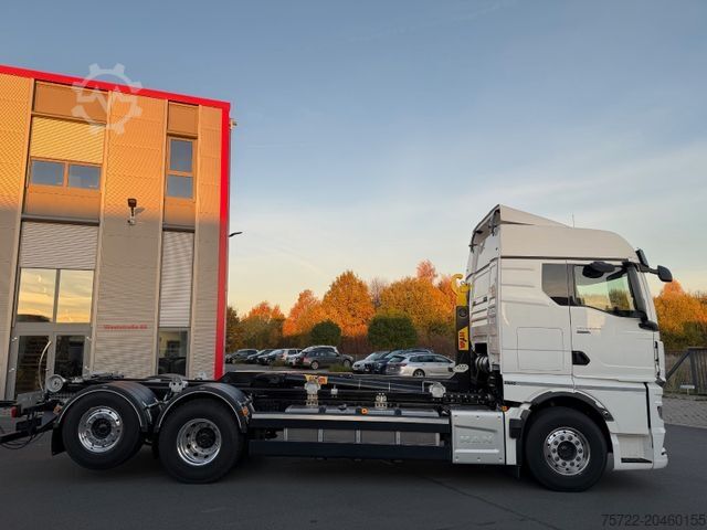 Abrollkipper MAN TGX 26.520 6x2-4 LL Abroller Hyva Titanium