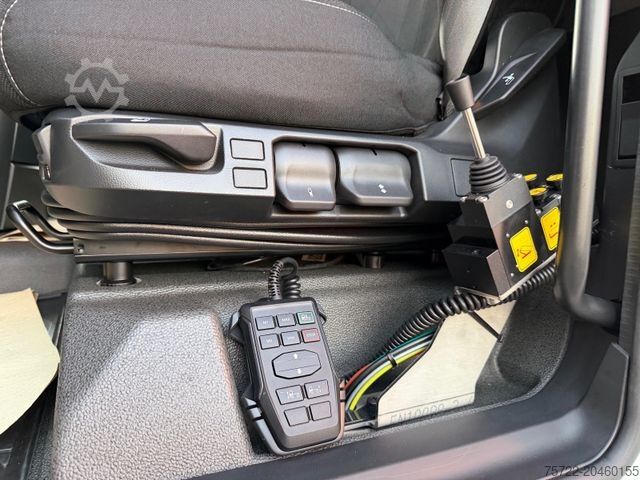 Abrollkipper MAN TGX 26.520 6x2-4 LL Abroller Hyva Titanium