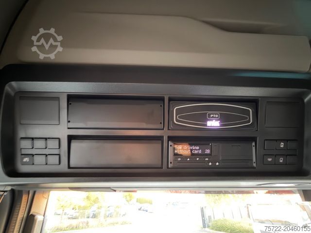 Abrollkipper MAN TGX 26.520 6x2-4 LL Abroller Hyva Titanium