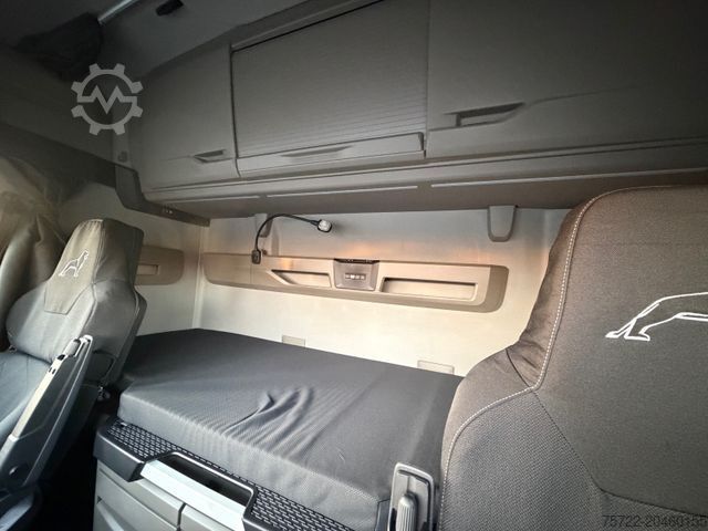 Abrollkipper MAN TGX 26.520 6x2-4 LL Abroller Hyva Titanium