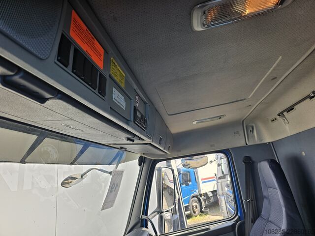 Truck with refrigerated box VOLVO FM330 6x2 FRIGOBLOCK Multizone Lenk u. L