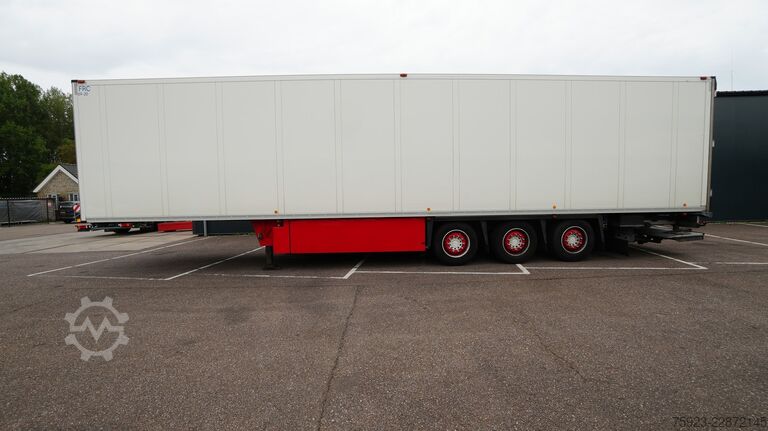 Refrigerated/frozen transport Schmitz Cargobull 3 AXLE FRIGO TRAILER WITH CARRIER VECTOR 1950