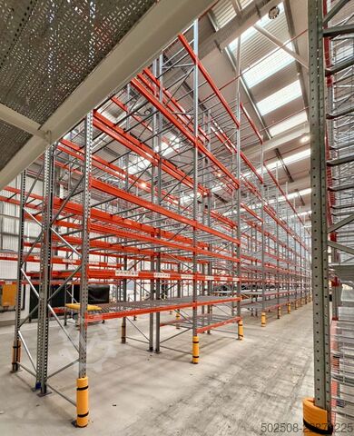 Bolted shelf Highrise Boltless Pallet Racking With Frame Protectors