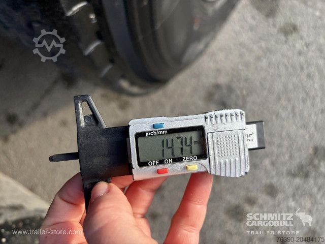 Auflieger mit Pritsche & Plane Schmitz Cargobull Semitrailer Curtainsider Standard