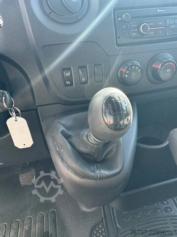 Rettungswagen Renault Master **EURO 5-BELGIAN ORIGINE-AIRCO**