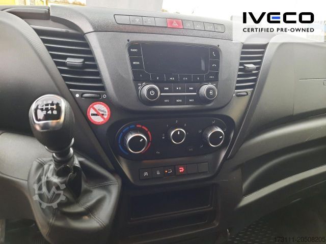 Transporter mit Koffer IVECO Daily 35C16H Koffer LBW / Klima