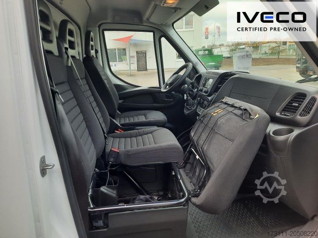 Transporter mit Koffer IVECO Daily 35C16H Koffer LBW / Klima