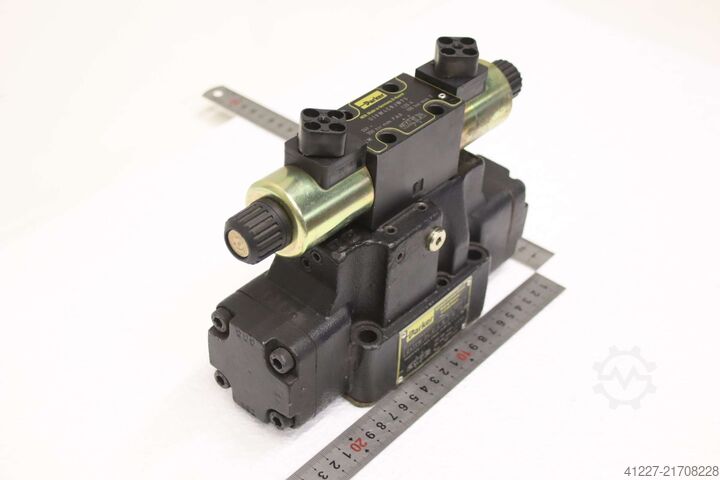 Directional control valve Parker D41VW 34 C 4 N J W 75