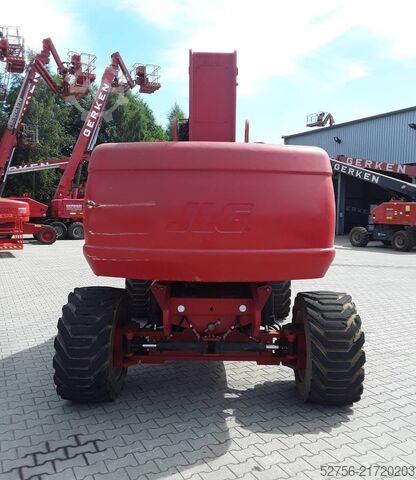 Telescopic boom lift JLG 860SJ