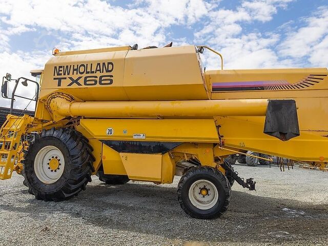 Mähdrescher New Holland TX 66