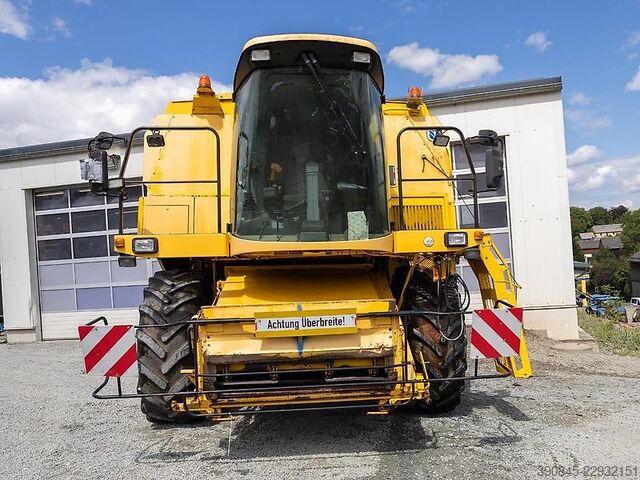 Mähdrescher New Holland TX 66